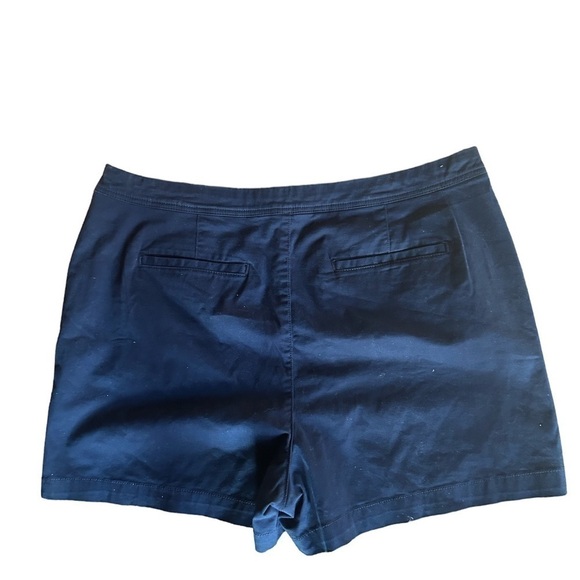 ANDEAWAY Navy Short With Side Buttons Plus Size 18 - Picture 2 of 8